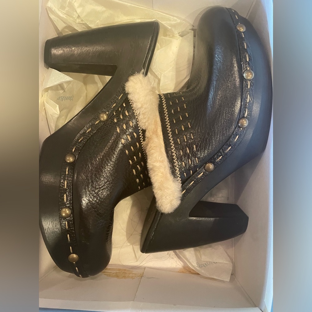 Women’s Clogs